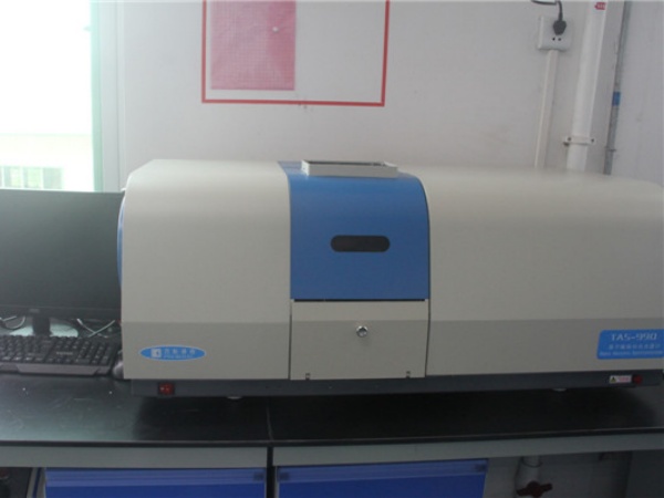 Atomic absorption spectrometer (AA machine)
